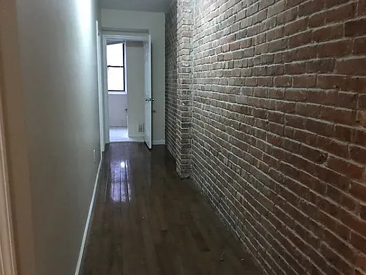 Rented by Perry Associates NYC Inc | media 12