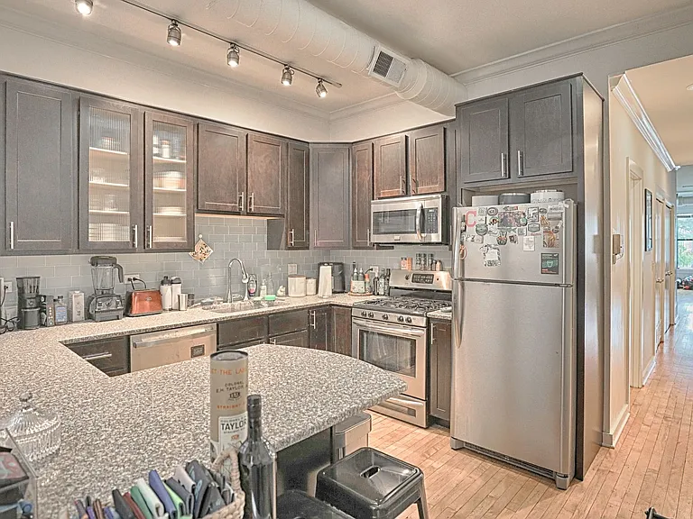 1121-23 N Ashland Ave #1123-2F — Photo 7