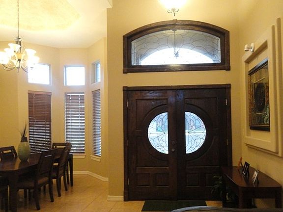 4th image of 917 E Diaz Cir