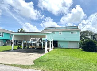1205 Bay St, Crystal Beach, TX 77650