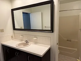 Flying Hills Apartments — Photo 12