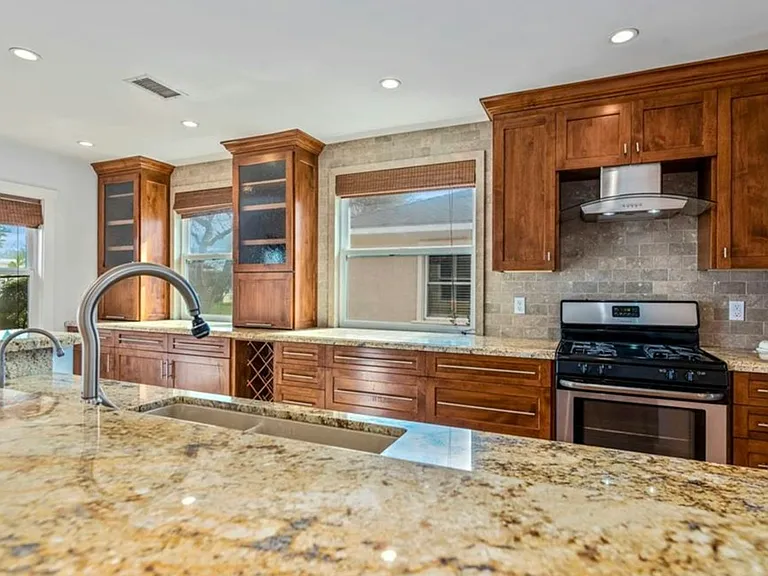 4759 Hackett Ave — Photo 30