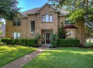 9010 Lakepointe Ave, Rowlett, TX 75088