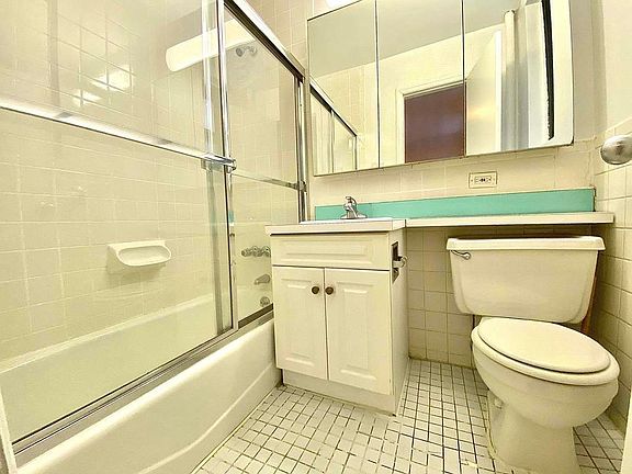 4th image of 146 W 79th St #3A3