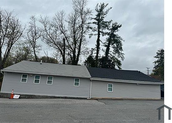 1st image of 438 Main St