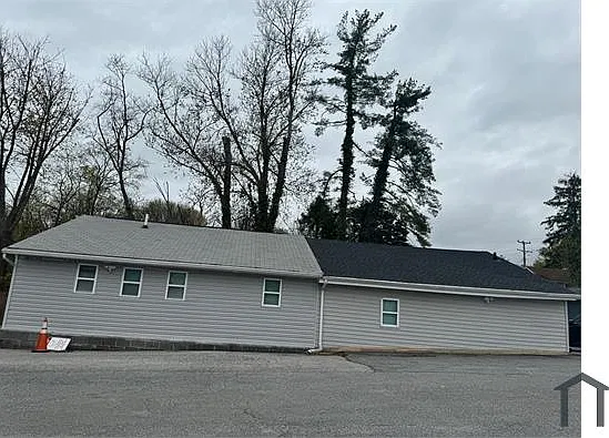 438 Main St