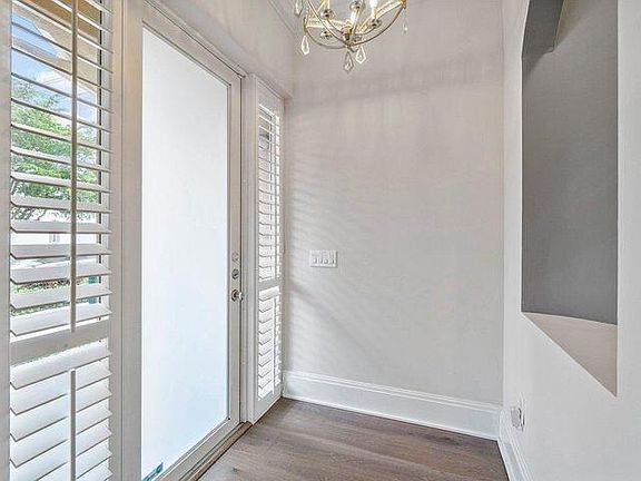 2nd image of 122 SE 6th Ave APT 4