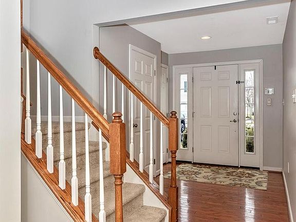 3rd image of 49 Tuxford Ln #49
