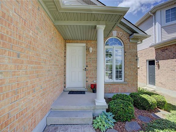 4th image of 439 Woodrow Dr
