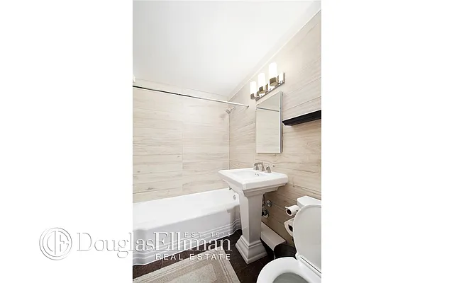 Rented by Douglas Elliman | media 15