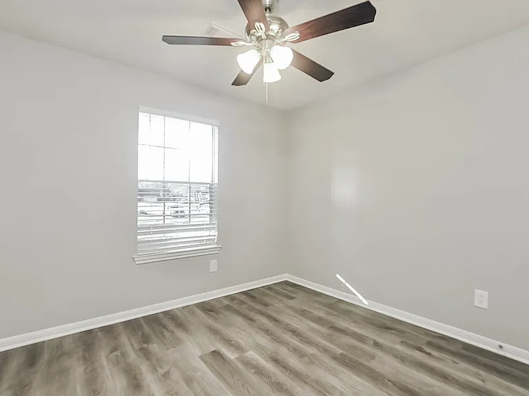 4923 Bayboro Park Dr — Photo 13