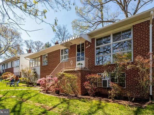 908 N Arlington Mill Dr, Arlington, VA 22205