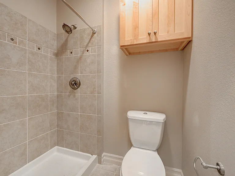 En-suite bathroom in non-conforming bedroom