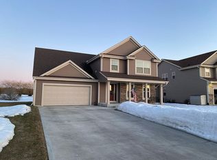 9709 Prairie Crossing Dr, Franksville, WI 53126