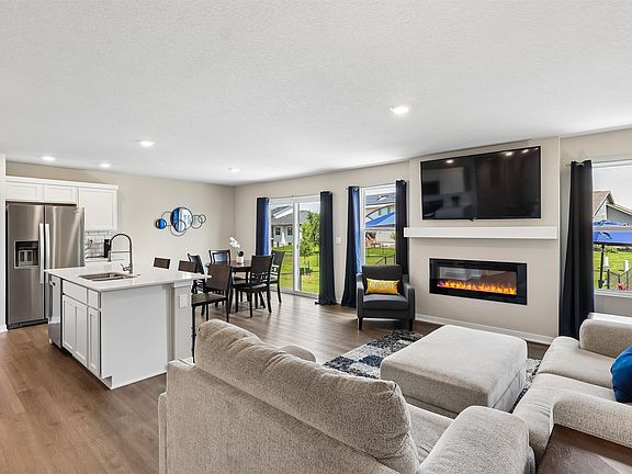4th image of 1045 Northview Dr