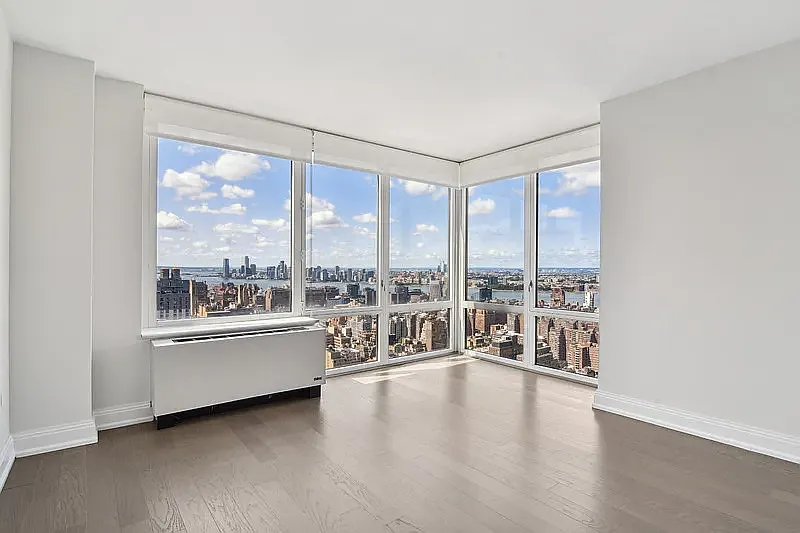 125 W 31st St #49F