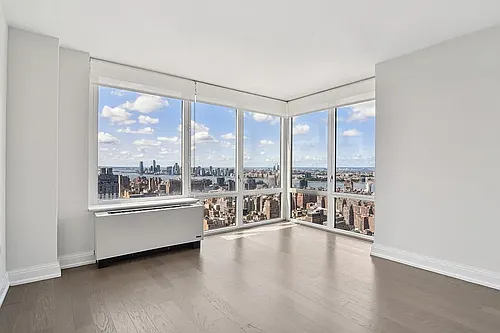 125 W 31st St Photo 1