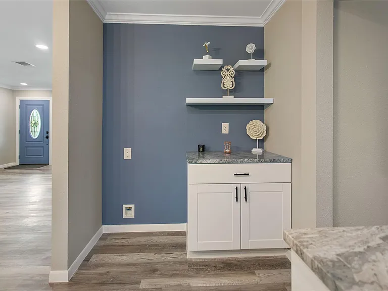 904 Westview Cir — Photo 10