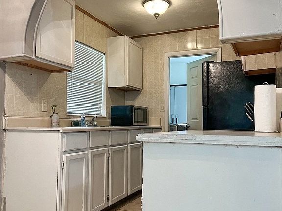 2nd image of 209 Calle Amistad
