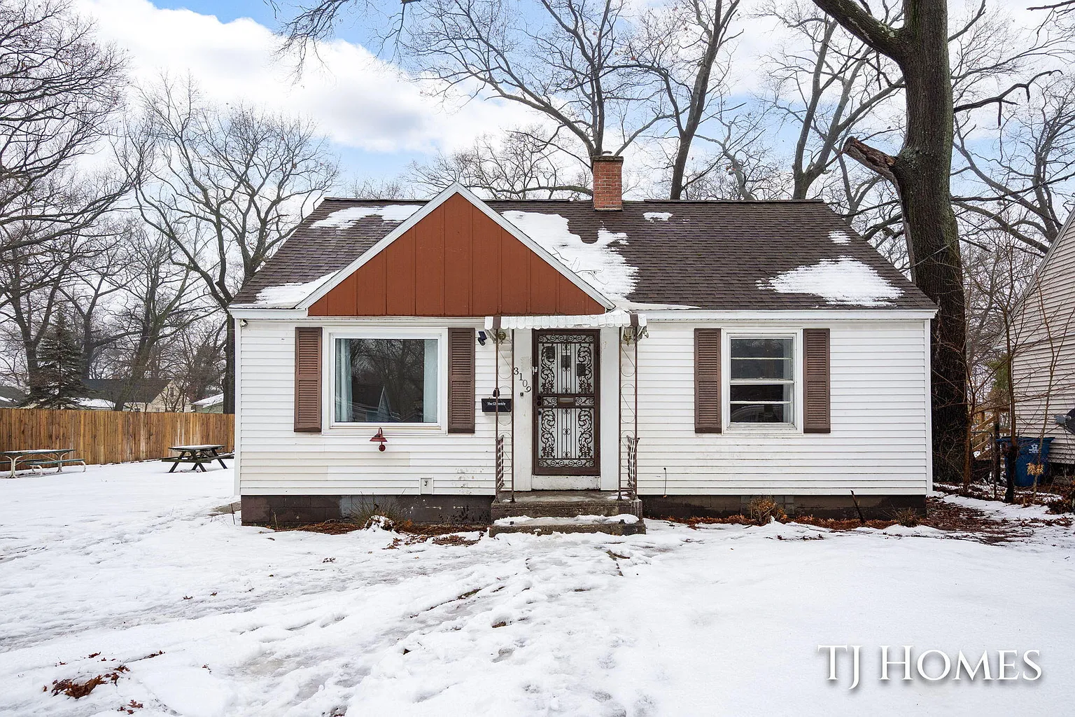 3109 Temple St photo 1