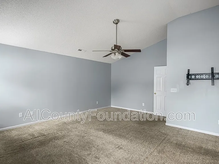 107 Broken Branch Dr — Photo 34