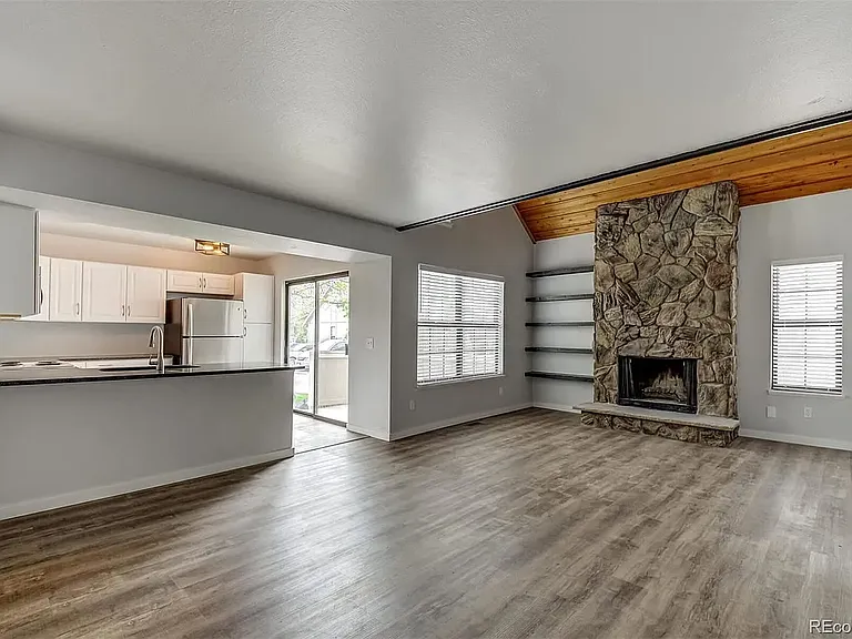 2665 S Xanadu Way #D — Photo 3