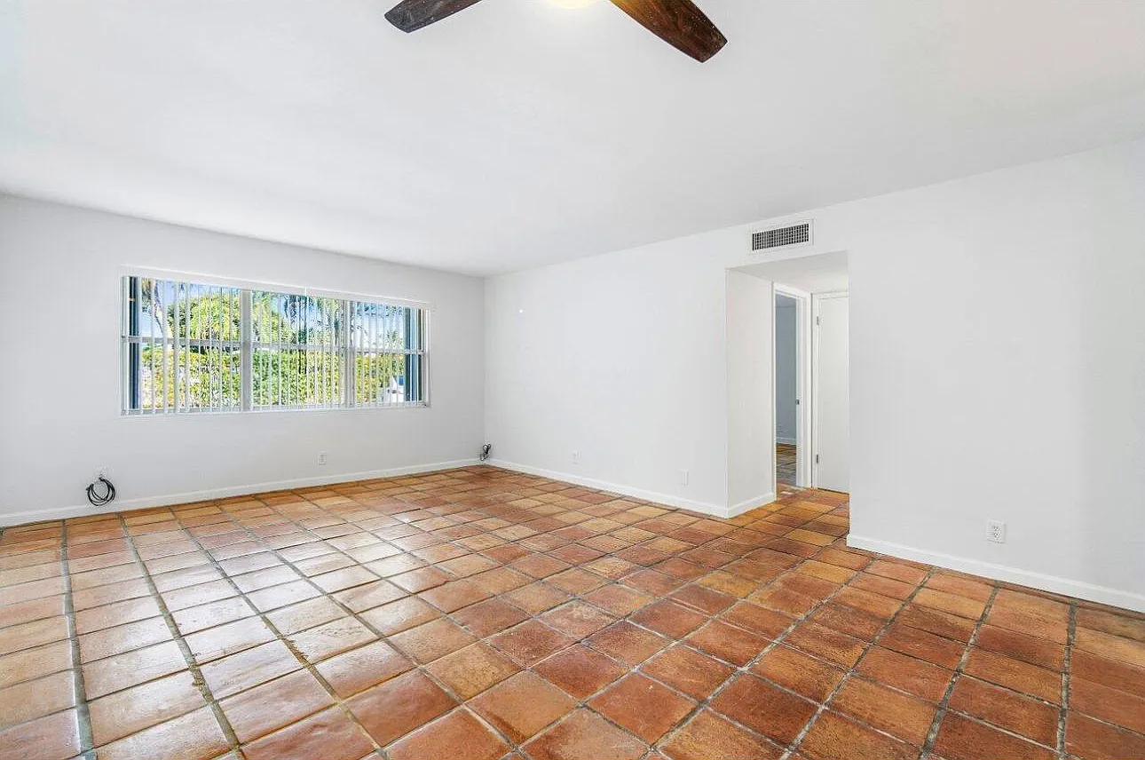 2 bed, 1.0 bath, 840 sqft, $1,900 — Photo 3