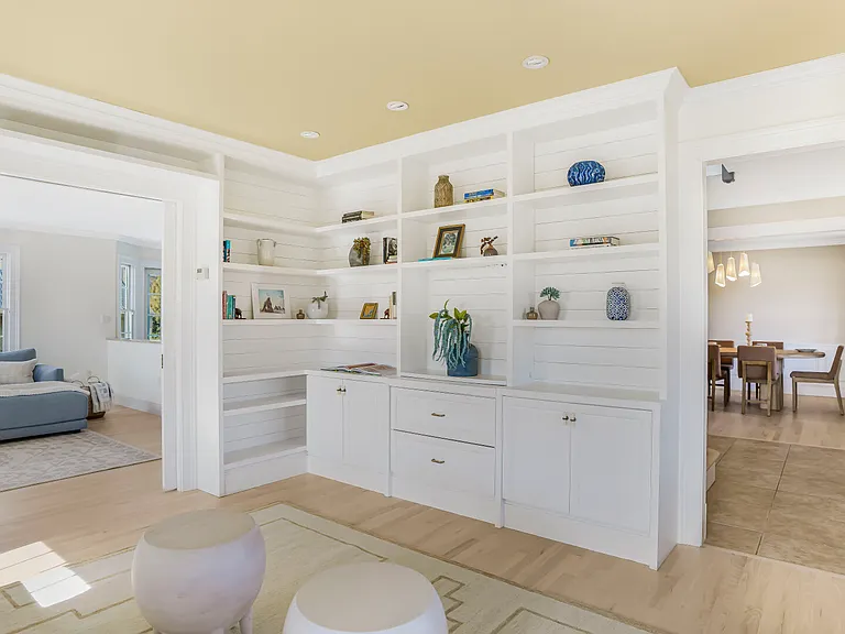 425 Jacobs Ln — Photo 8