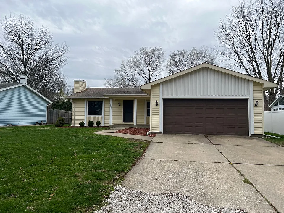 808 Hackberry Rd