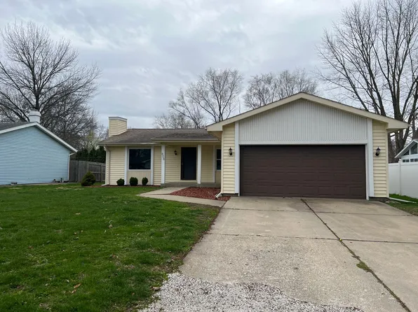 808 Hackberry Rd, Chatham, IL 62629