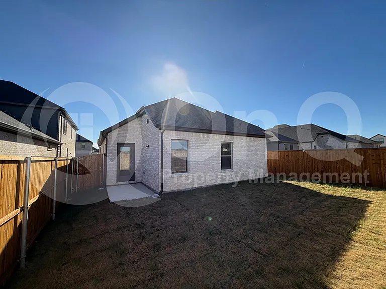 1004 Knox River Dr — Photo 29