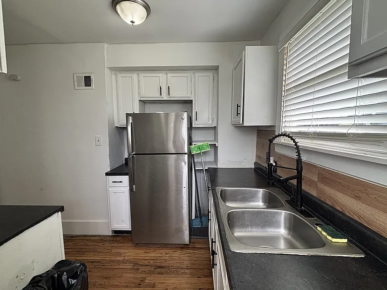 19146 Omira St — Photo 10