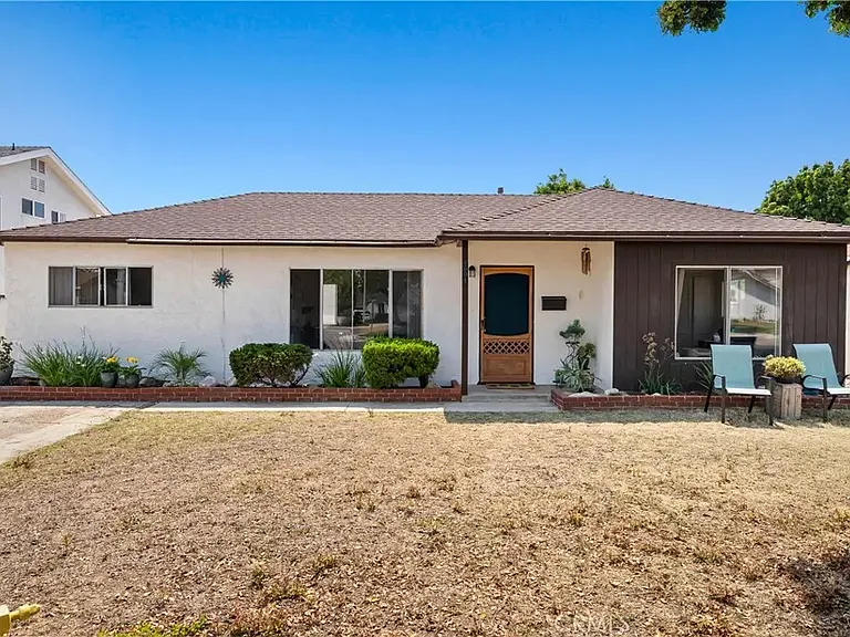4604 Mindora Dr — Photo 1