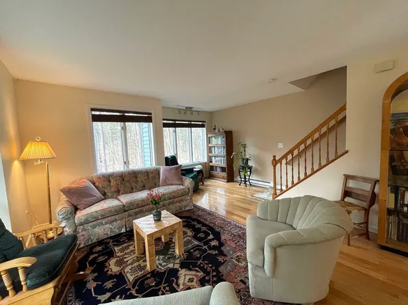 575 Bridge Rd Unit 8-1, Northampton, MA 01062