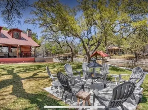 205 Pierce Dr, Kingsland, TX 78639