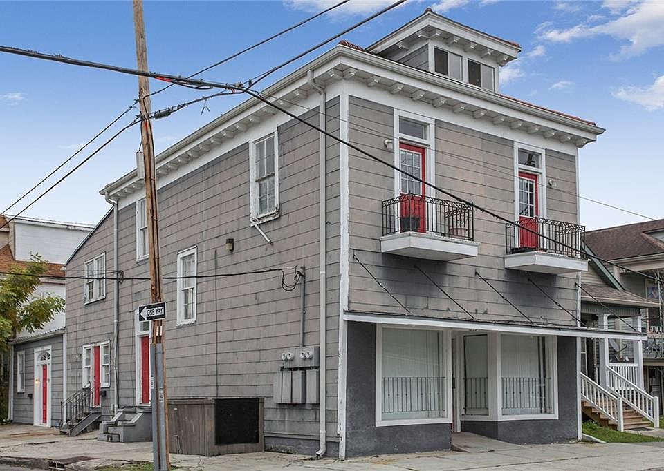 1st image of 210 N Lopez St