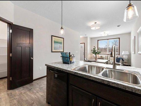5th image of 3000 Hemingway Dr