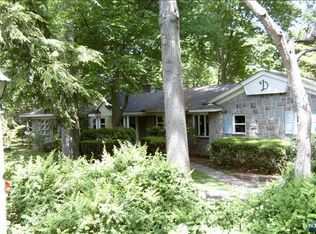 711 W Saddle River Rd, Ho Ho Kus, NJ 07423