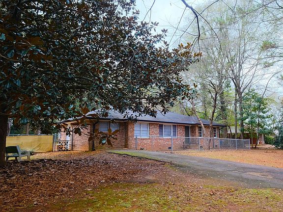 2nd image of 135 Brookwood Dr