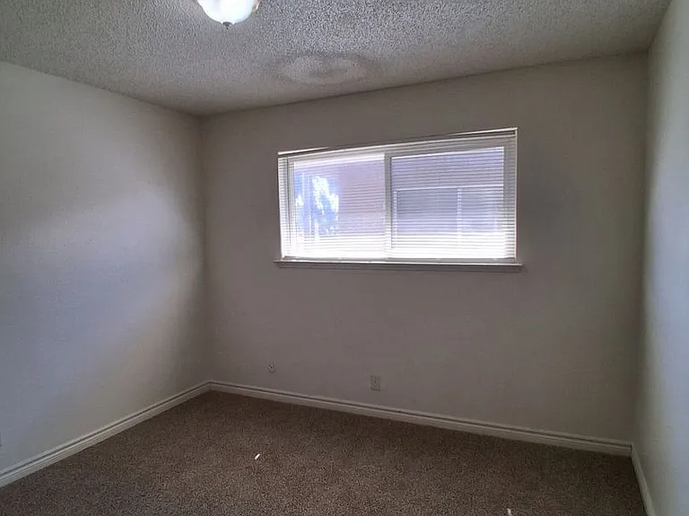 1331-1349 E San Bruno Ave — Photo 9
