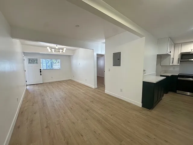 1810 Verdugo Vista Dr #C — Photo 2