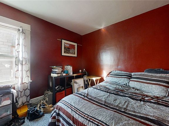 3rd image of 439 Hewitt Ave
