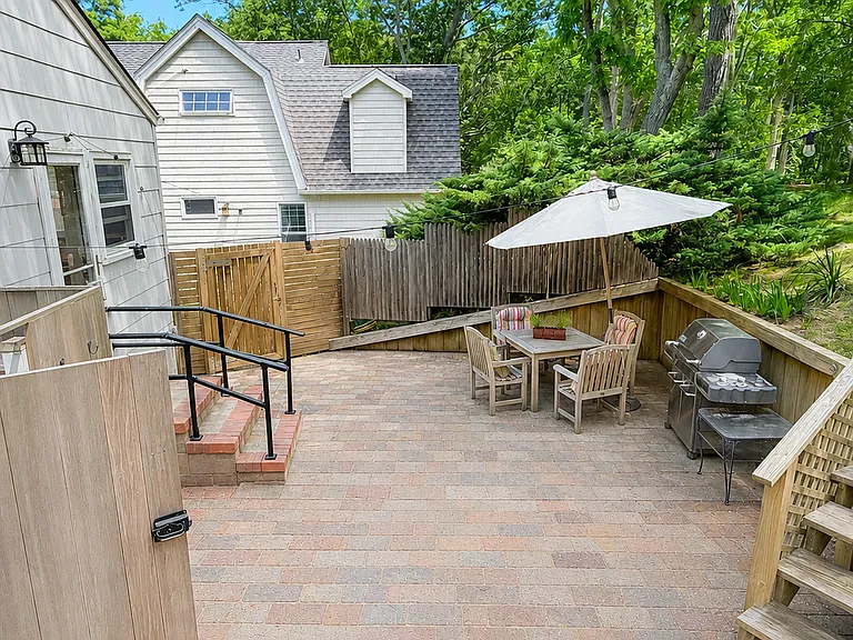 22 Long Beach Ln — Photo 13