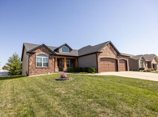 1113 Lucca Ct, Caseyville, IL 62232