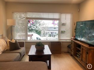 328 E 23rd St, North Vancouver, BC V7L3E5