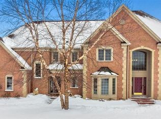 5 Braemar Way, Pittsford, NY 14534