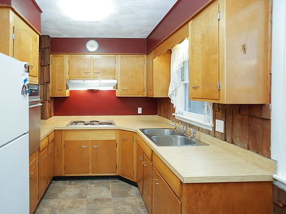 5th image of 120 Blueberry Ln