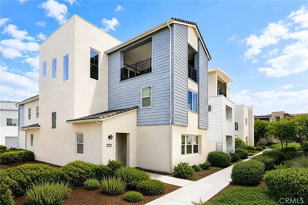 4 bed, 2798 sqft, $6,000 — Photo 2