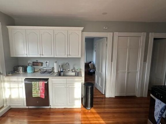 4th image of 71-73 Chestnut Hill Ave #73A