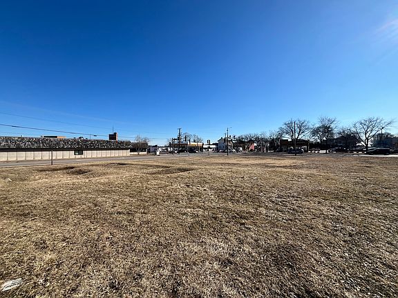 2nd image of 359 W Galena Blvd